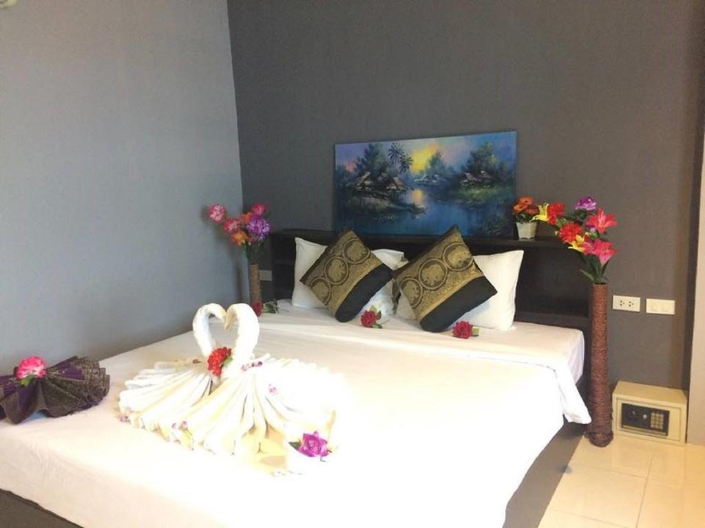 Lars-Lita Residence Patong Extérieur photo