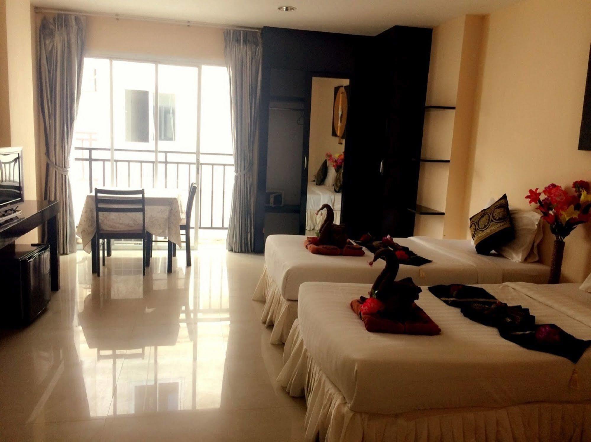 Lars-Lita Residence Patong Extérieur photo
