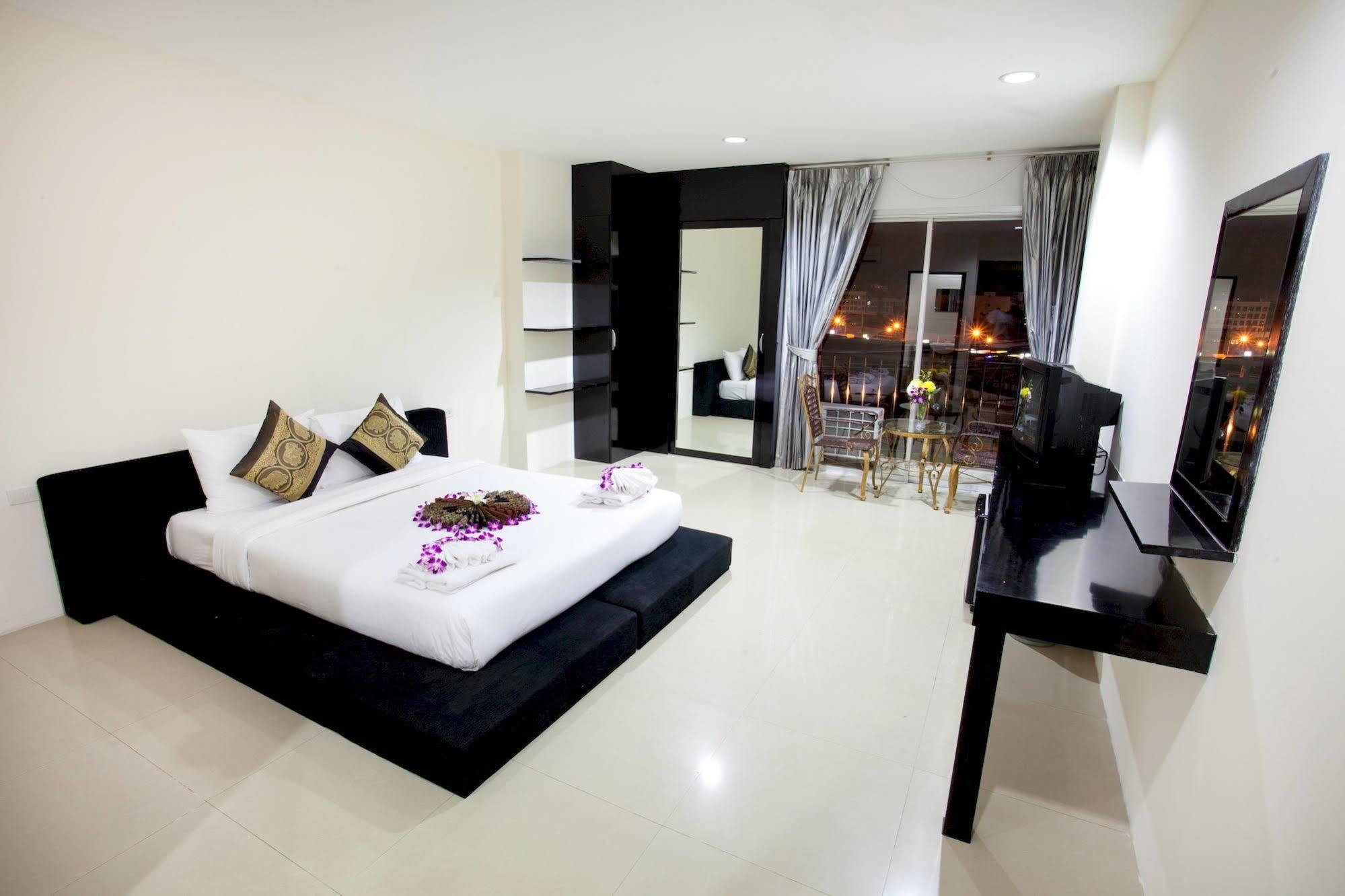 Lars-Lita Residence Patong Extérieur photo