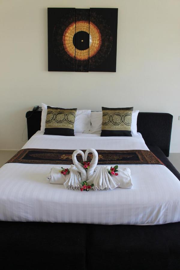 Lars-Lita Residence Patong Extérieur photo